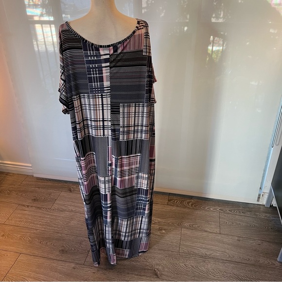42 POPS Plus Size Plaid Maxi Dress - V-Neck, Pockets, Side Slits - Size 3X EUC - Picture 4 of 12